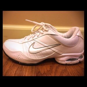 Nike women’s Air Exceed